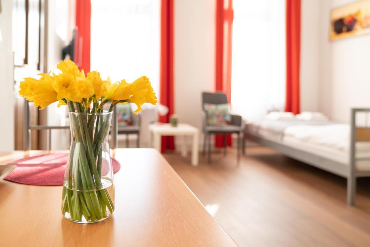 City Studio For 2, Near Sonnenallee Appartement